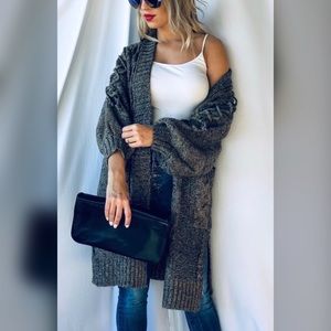 🎉🎊CLOSET SALE🎉🎊 Sweater cardigan